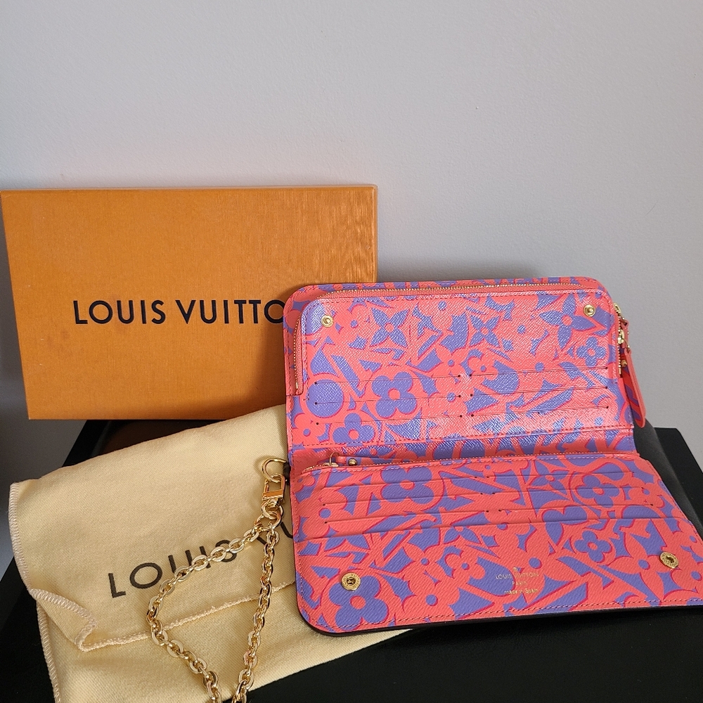 LV Insolite Corail Wristlet/Wallet - Picture 4 of 11